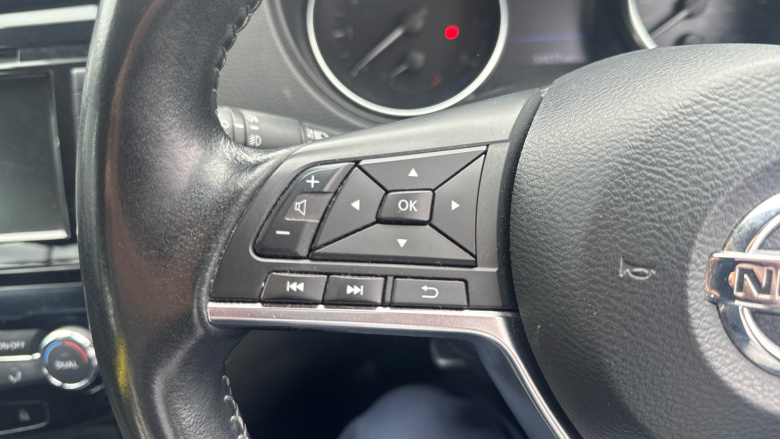 Nissan Qashqai 1.3 DiG-T Acenta Premium 5dr Petrol Hatchback